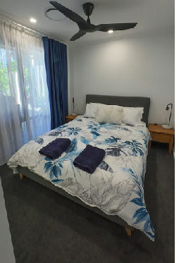 Queen bedroom alternate angle